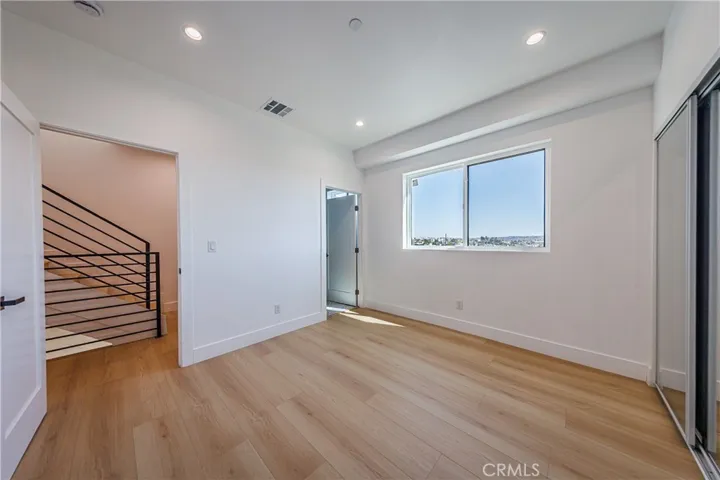 1332 S Longwood Avenue 1, Los Angeles, California 90019