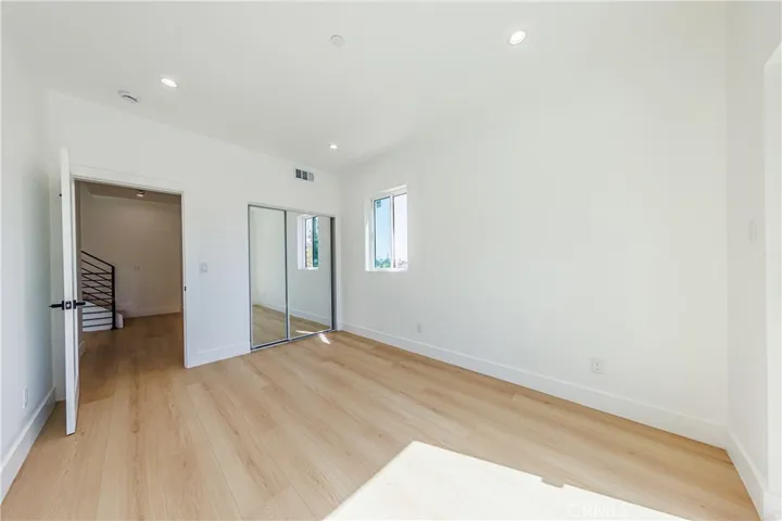 1332 S Longwood Avenue 1, Los Angeles, California 90019