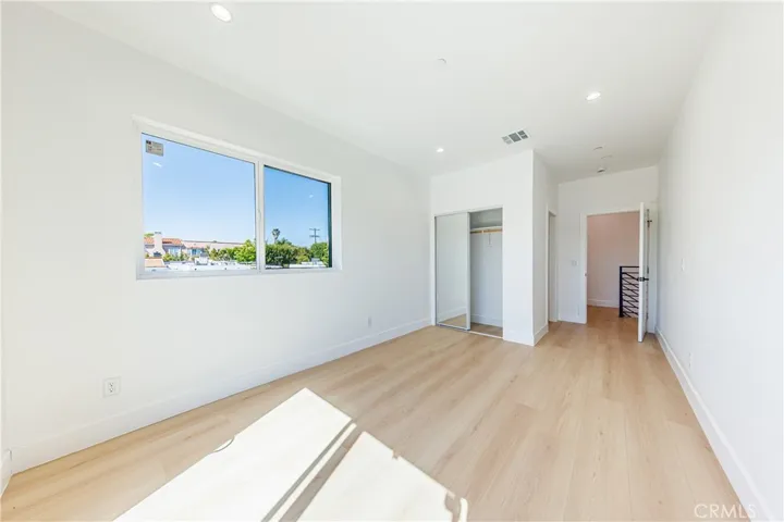1332 S Longwood Avenue 1, Los Angeles, California 90019