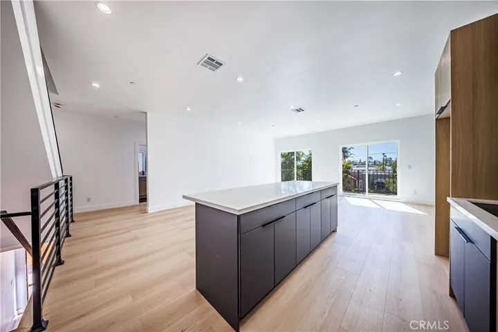 1332 S Longwood Avenue 1, Los Angeles, California 90019