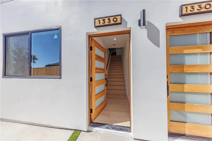 1332 S Longwood Avenue 1, Los Angeles, California 90019