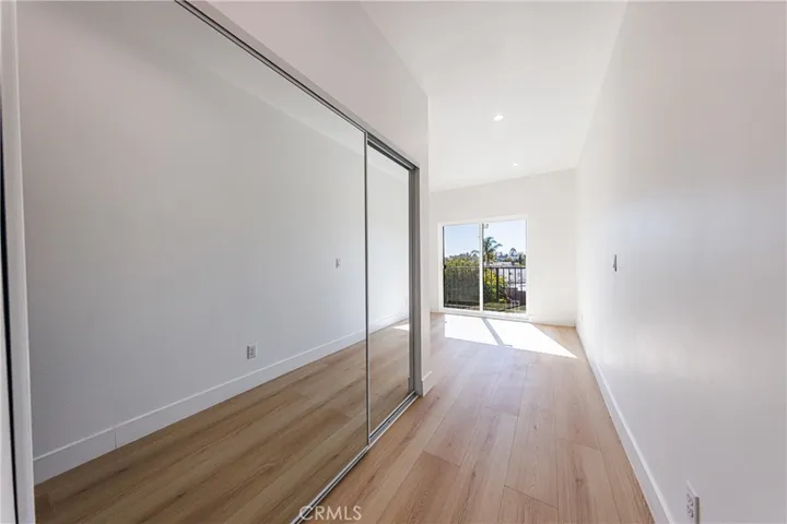 1332 S Longwood Avenue 1, Los Angeles, California 90019