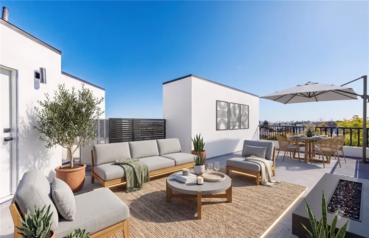 1332 S Longwood Avenue 1, Los Angeles, California 90019
