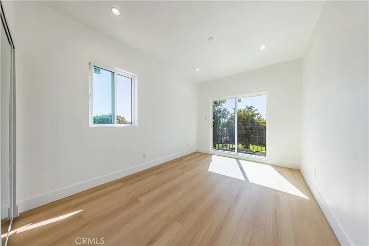 1332 S Longwood Avenue 1, Los Angeles, California 90019