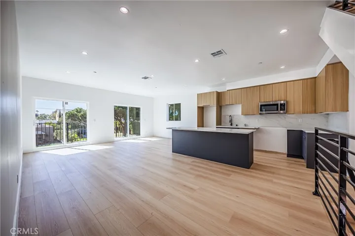 1332 S Longwood Avenue 1, Los Angeles, California 90019