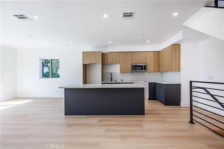1332 S Longwood Avenue 1, Los Angeles, California 90019