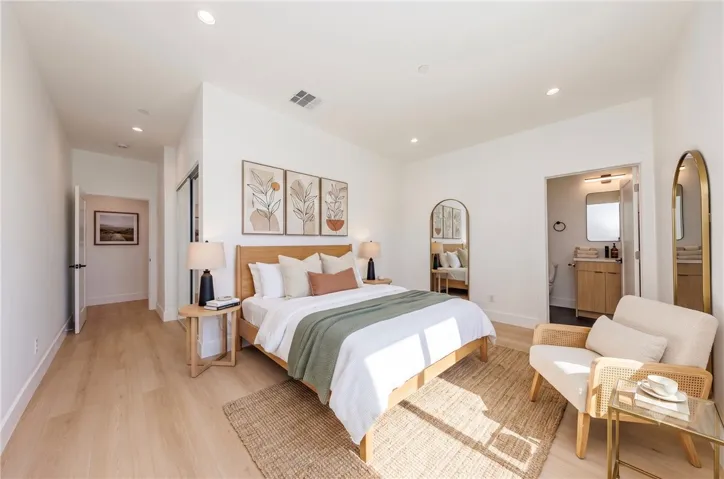 1332 S Longwood Avenue 1, Los Angeles, California 90019