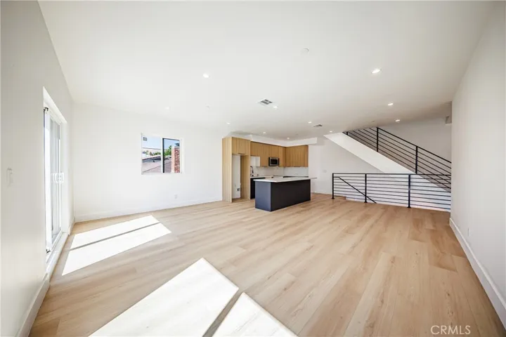 1332 S Longwood Avenue 1, Los Angeles, California 90019