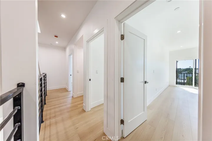 1332 S Longwood Avenue 1, Los Angeles, California 90019