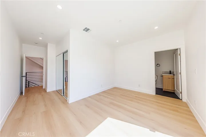 1332 S Longwood Avenue 1, Los Angeles, California 90019