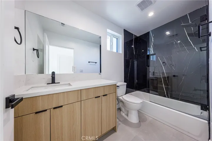 1332 S Longwood Avenue 1, Los Angeles, California 90019