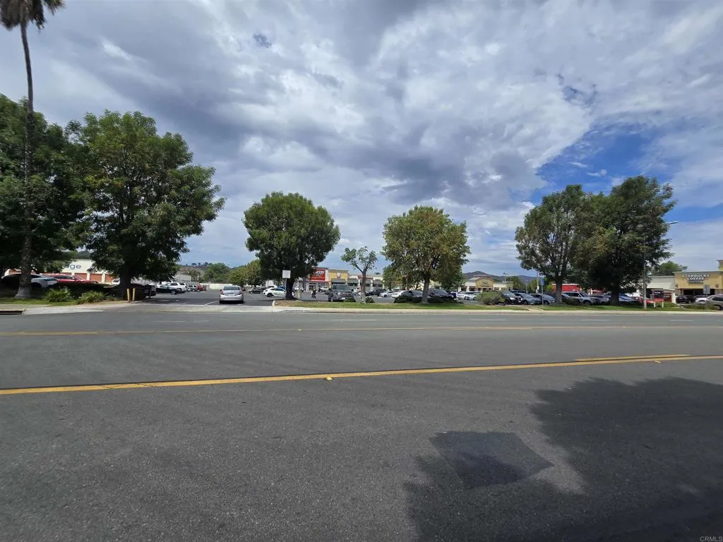 Shopping Center is a short walk away