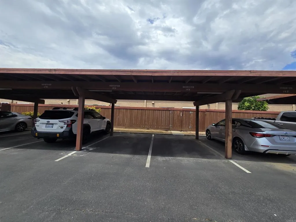 Private parking in covered Carport