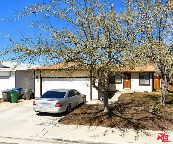 2209 Rosewood Avenue, Lancaster, California 93535