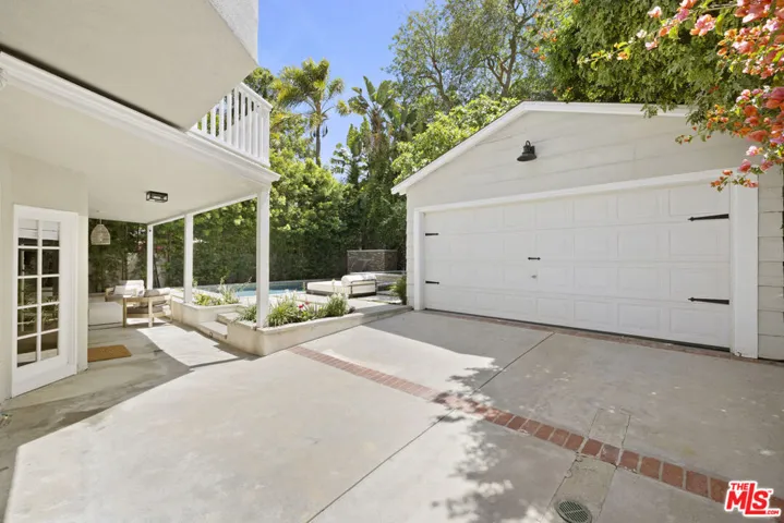 14640 Tustin Street, Sherman Oaks, California 91403
