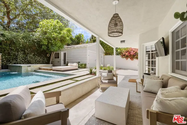 14640 Tustin Street, Sherman Oaks, California 91403