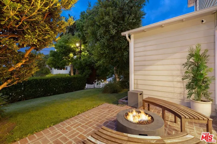 14640 Tustin Street, Sherman Oaks, California 91403