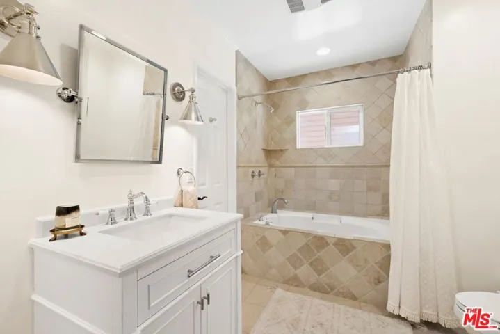 14640 Tustin Street, Sherman Oaks, California 91403