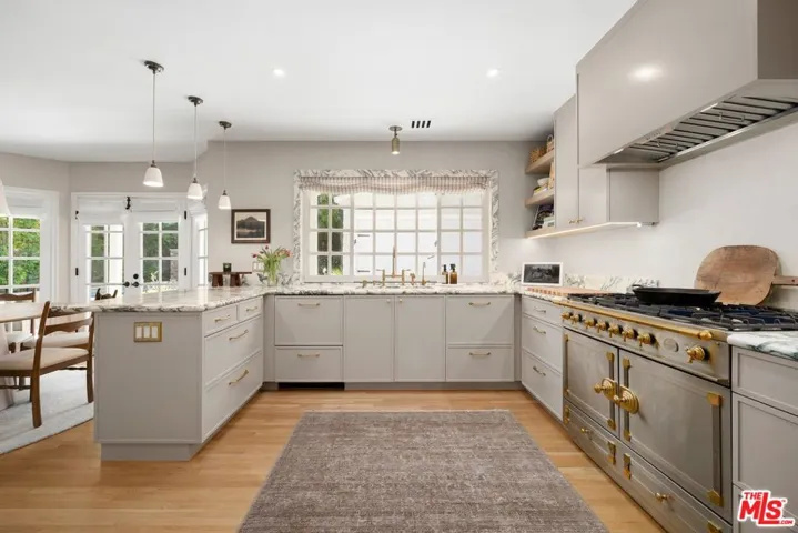 14640 Tustin Street, Sherman Oaks, California 91403