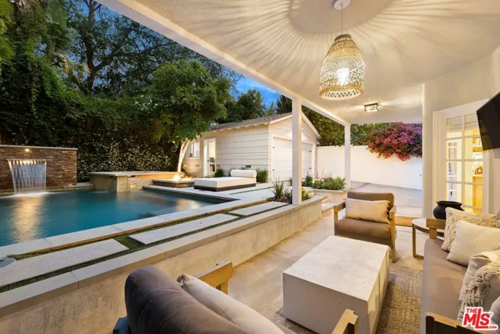 14640 Tustin Street, Sherman Oaks, California 91403