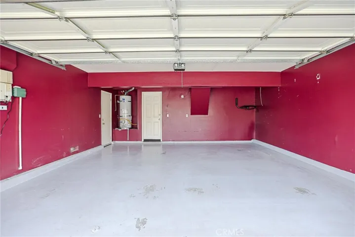 2-CAR GARAGE