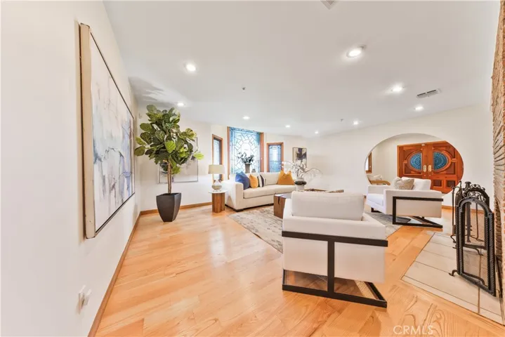 1209 S 8th Avenue, Arcadia, California 91006