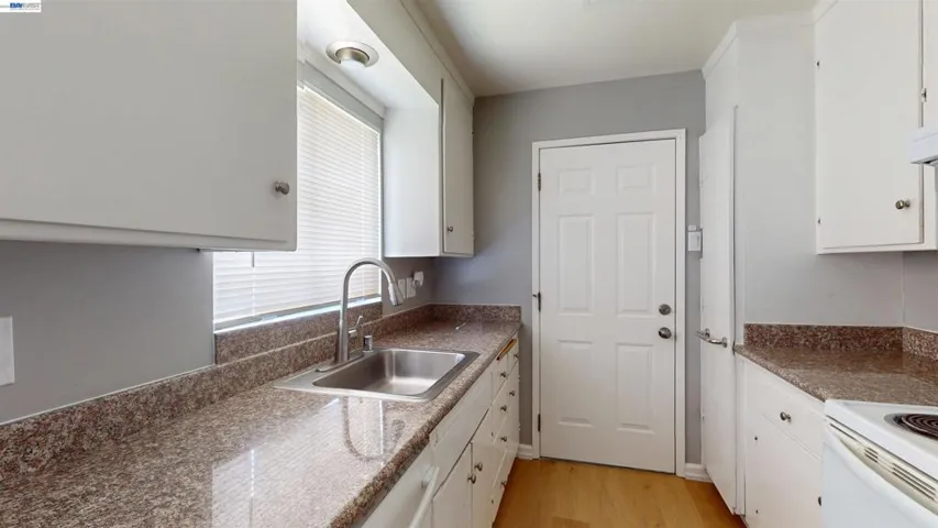 2858 Brookdale Ave, Oakland, California 94602