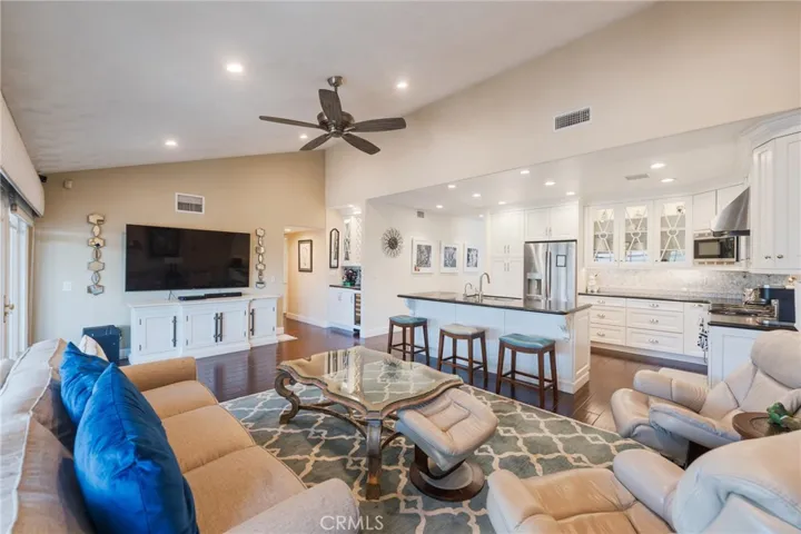 6138 James Alan, Cypress, California 90630