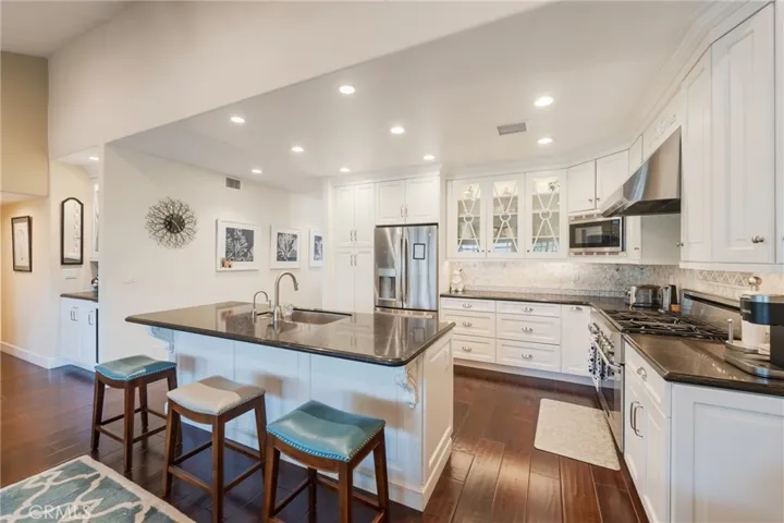 6138 James Alan, Cypress, California 90630