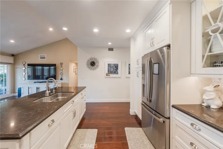 6138 James Alan, Cypress, California 90630