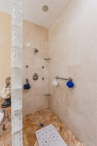 6138 James Alan, Cypress, California 90630