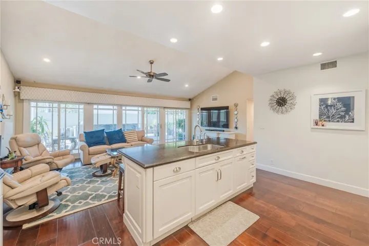 6138 James Alan, Cypress, California 90630