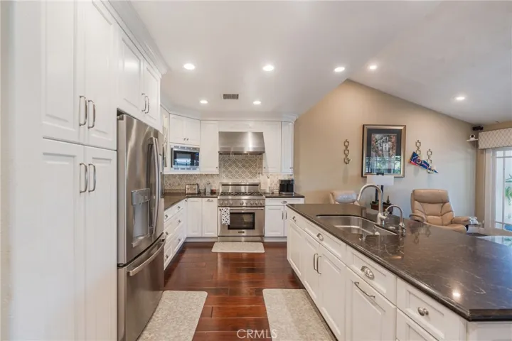 6138 James Alan, Cypress, California 90630