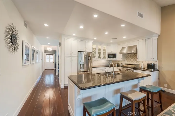 6138 James Alan, Cypress, California 90630