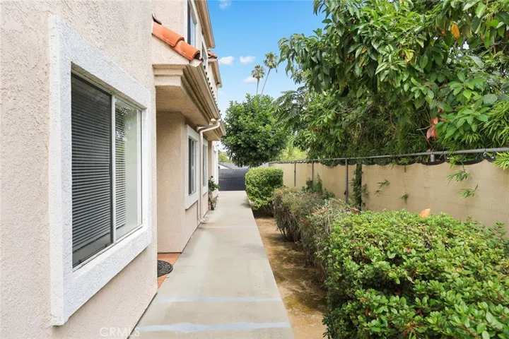 102 Harkness Avenue G, Pasadena, California 91106