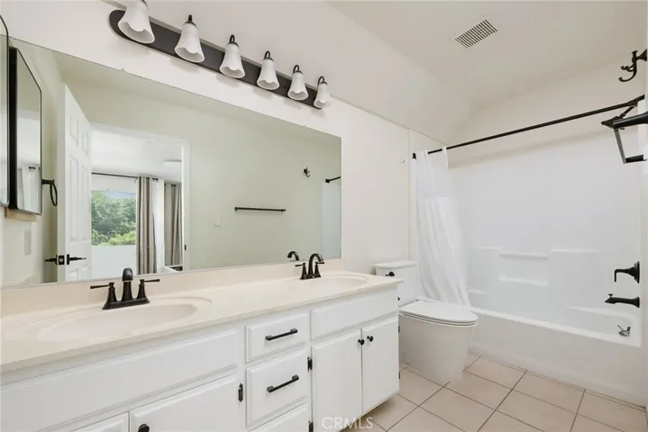 102 Harkness Avenue G, Pasadena, California 91106