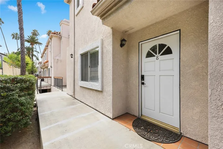 102 Harkness Avenue G, Pasadena, California 91106