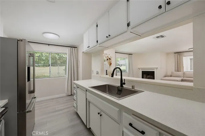 102 Harkness Avenue G, Pasadena, California 91106