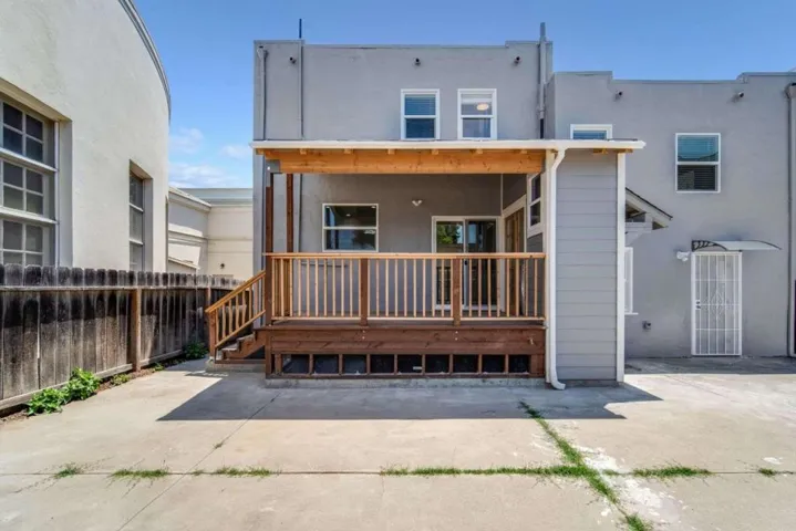 1305 Walnut Street, Alameda, California 94501