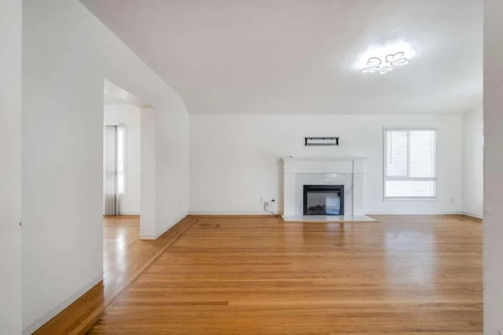 1305 Walnut Street, Alameda, California 94501