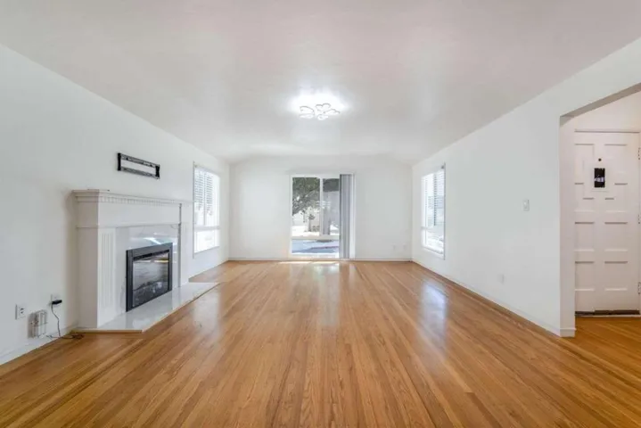 1305 Walnut Street, Alameda, California 94501