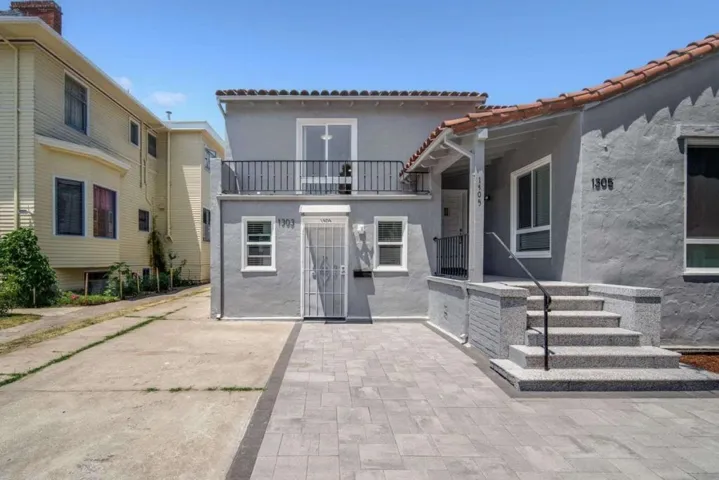 1305 Walnut Street, Alameda, California 94501