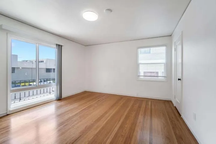 1305 Walnut Street, Alameda, California 94501