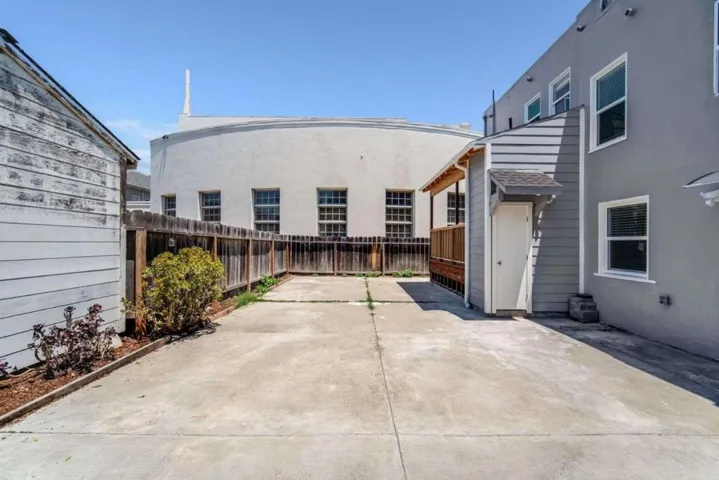 1305 Walnut Street, Alameda, California 94501