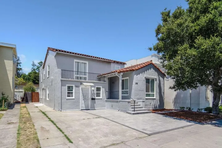 1305 Walnut Street, Alameda, California 94501