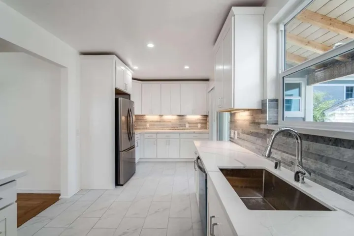 1305 Walnut Street, Alameda, California 94501