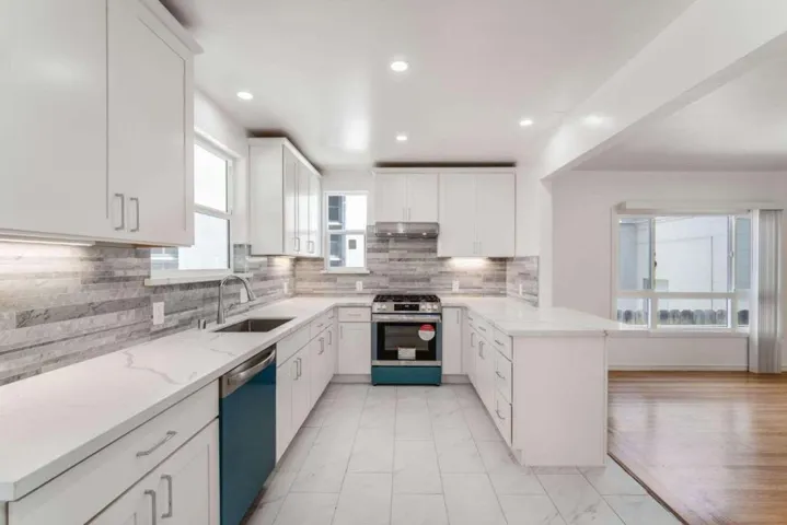 1305 Walnut Street, Alameda, California 94501