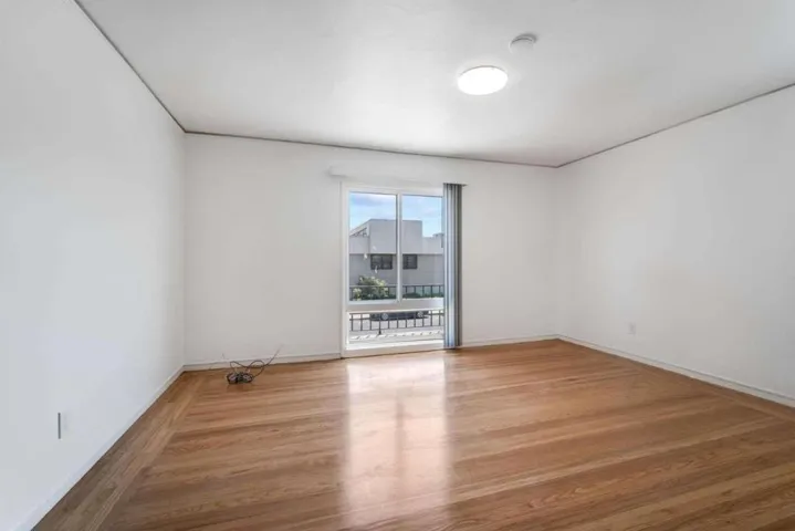 1305 Walnut Street, Alameda, California 94501