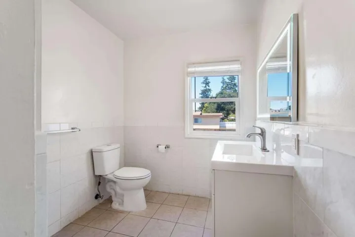 1305 Walnut Street, Alameda, California 94501