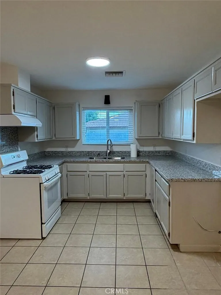 29040 Landau, Cathedral City, California 92234 — photo 4